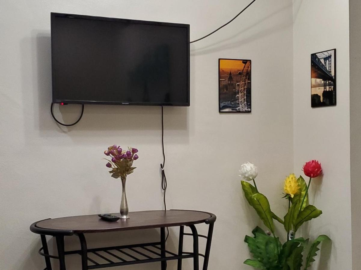 Jen'S Paranaque City Apartment Манила Екстериор снимка