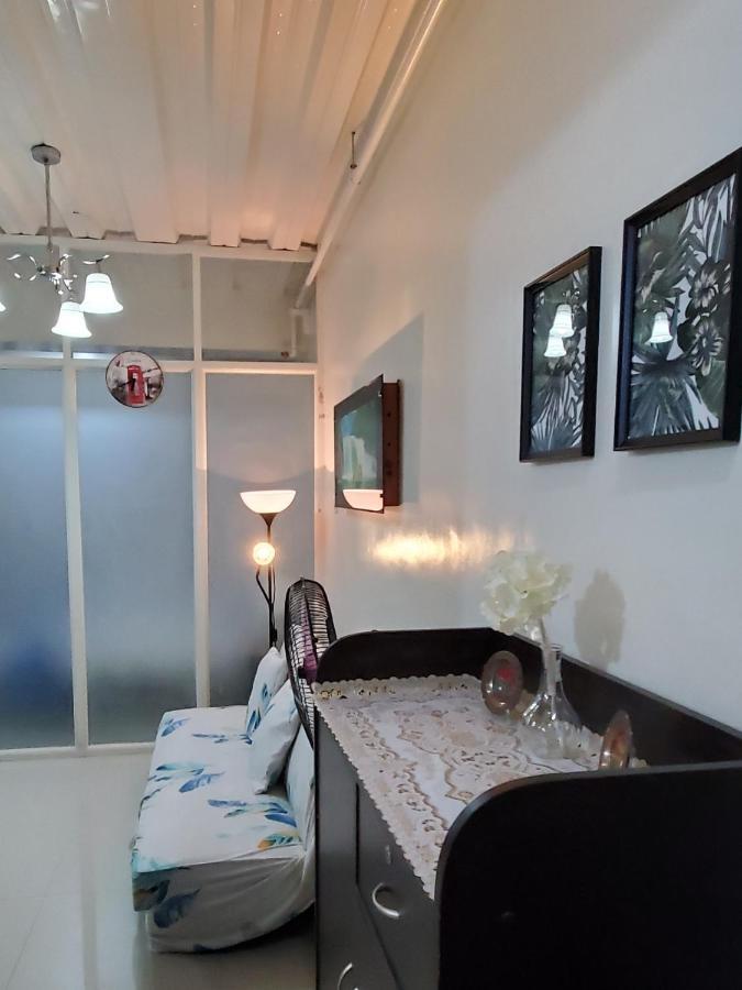 Jen'S Paranaque City Apartment Манила Екстериор снимка
